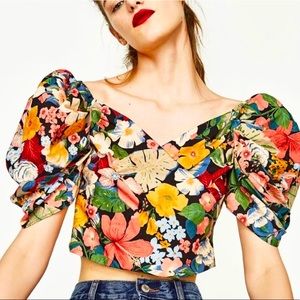 Zara Floral Crop top, size Small.